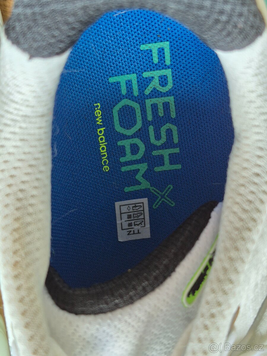 Běžecké boty New Balance FRESH FOAM X MORE V4 FRESH - 6