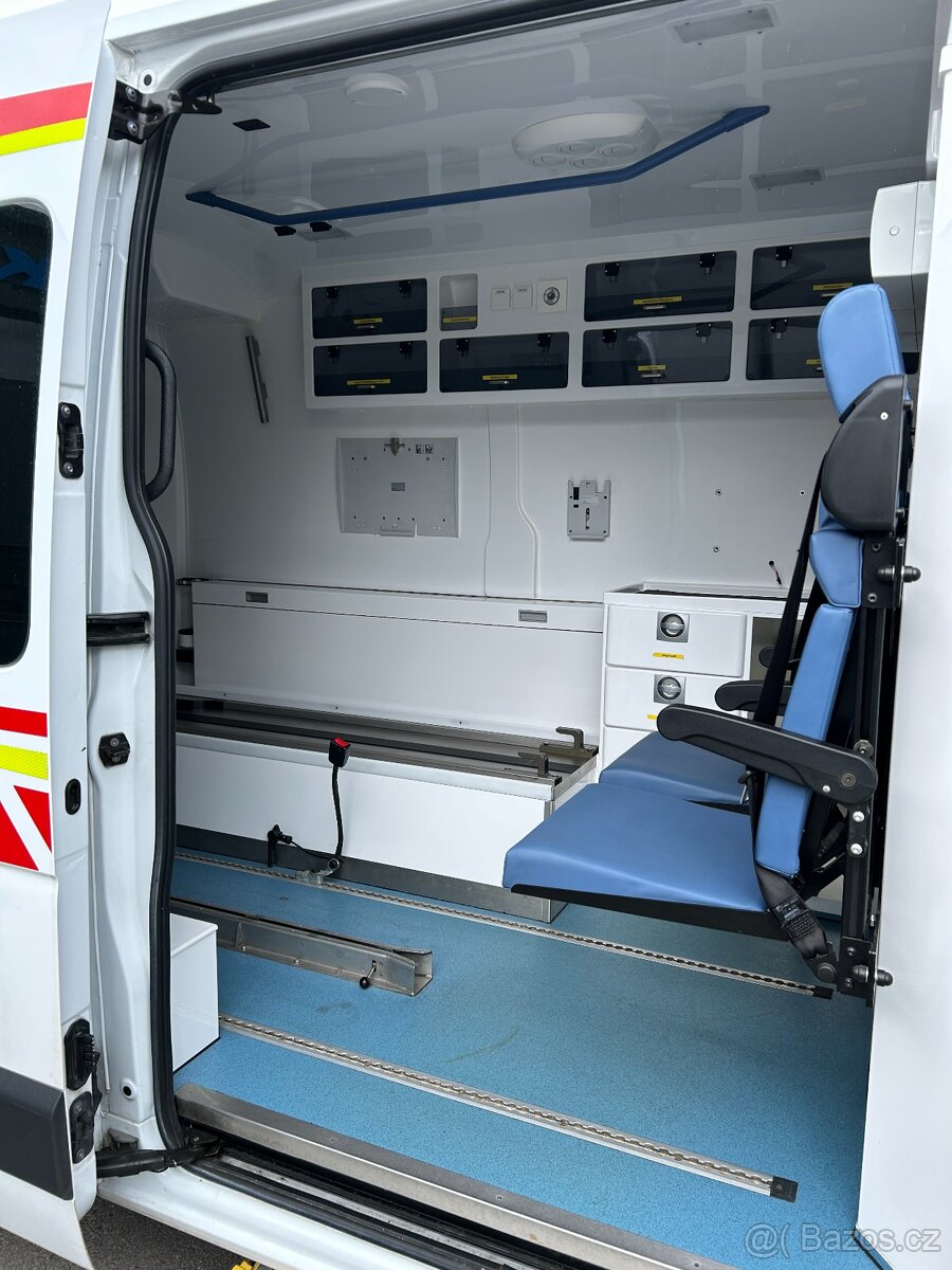 Renault Master 2.3 DCI Sanitní vůz - manuál - 6