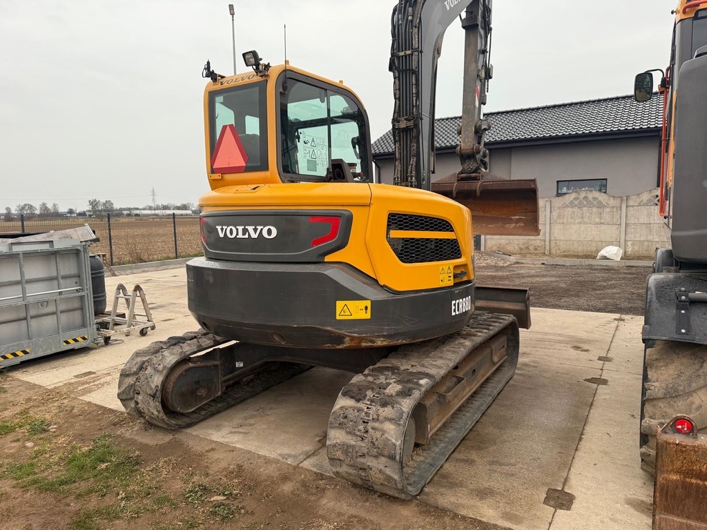 Pásový bagr Volvo ECR 88D - 6