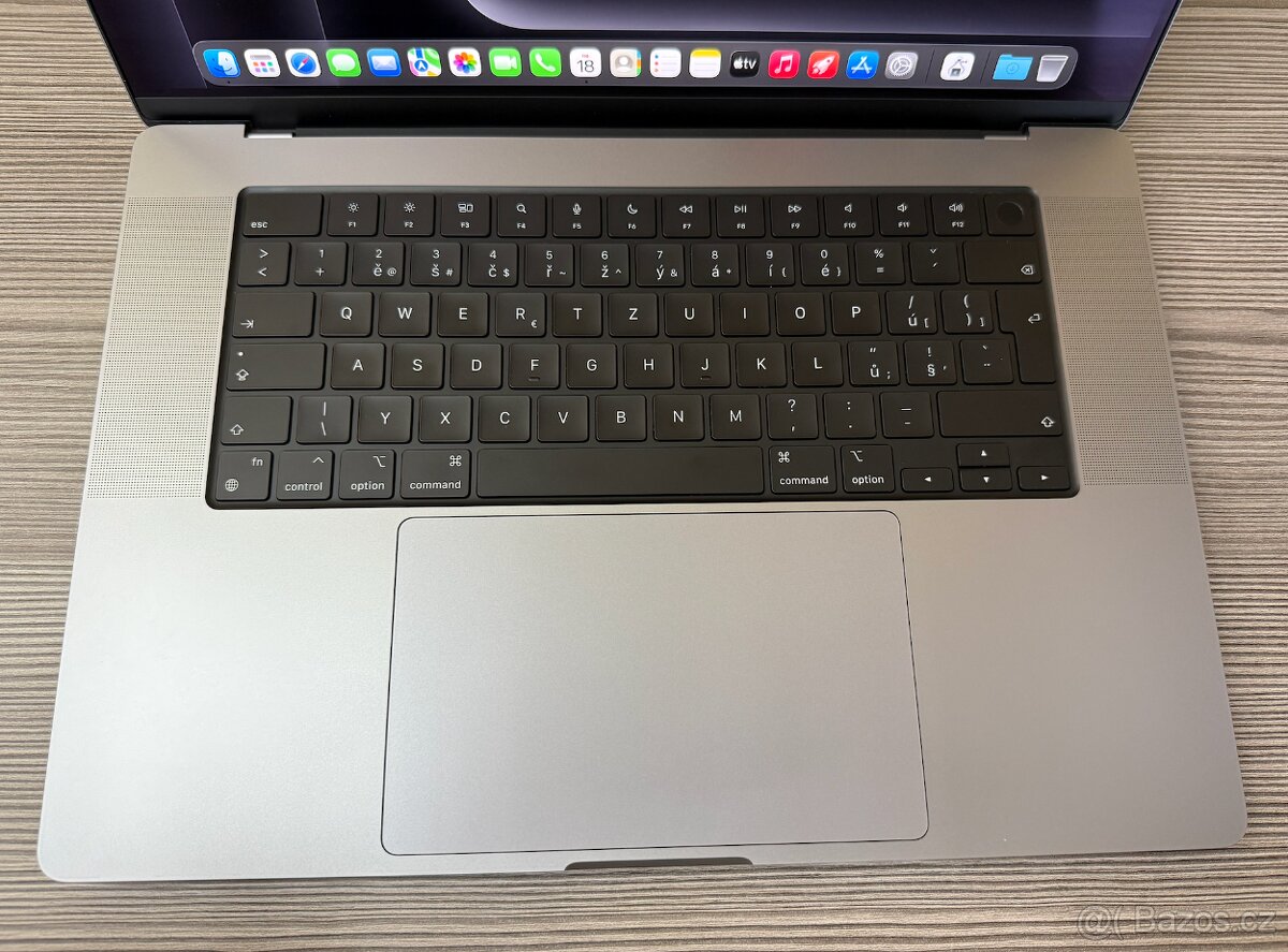 MacBook Pro 16" 2021 M1 Pro 16GB 512GB šedý - 6