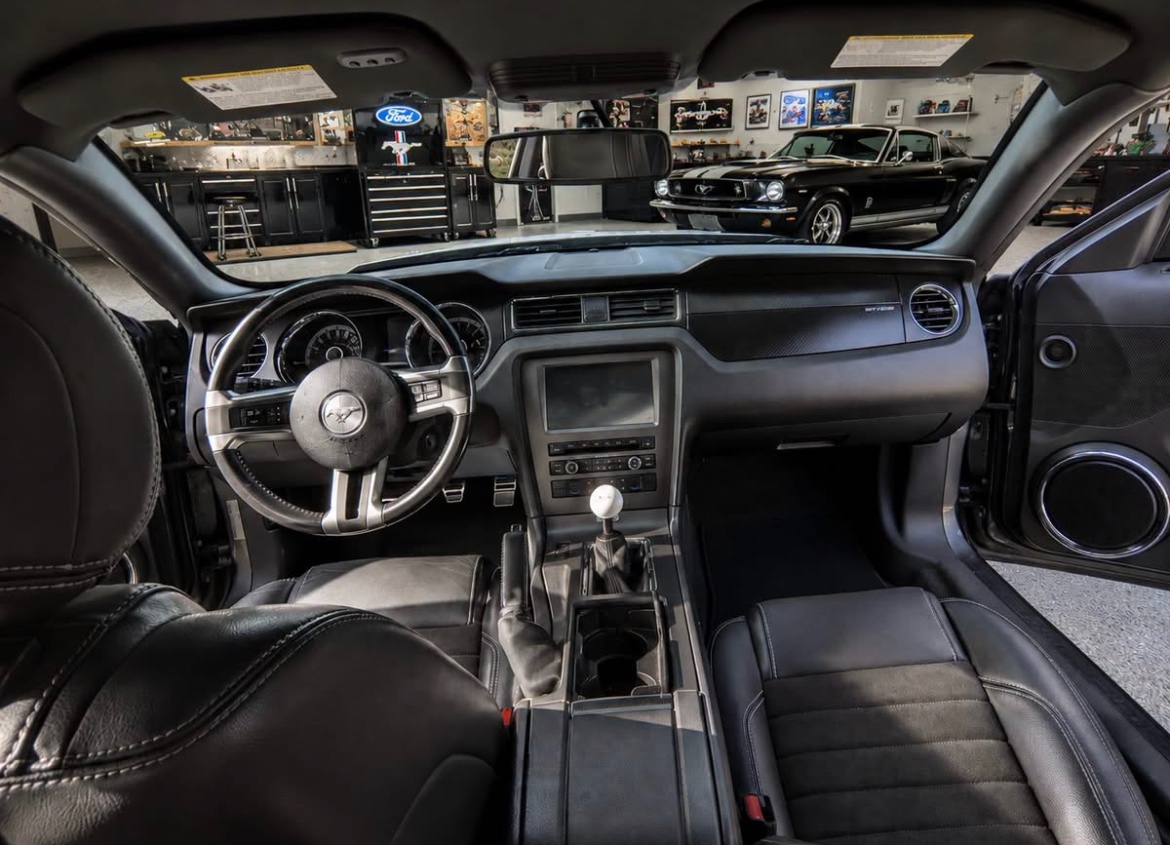 Ford Mustang 5.0L V8 manual - 6