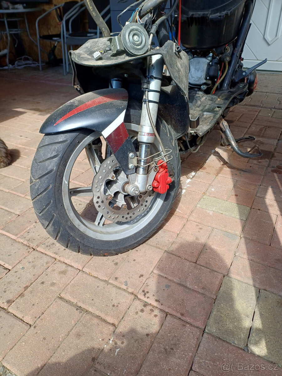 PIAGGIO NRG 200 - 6