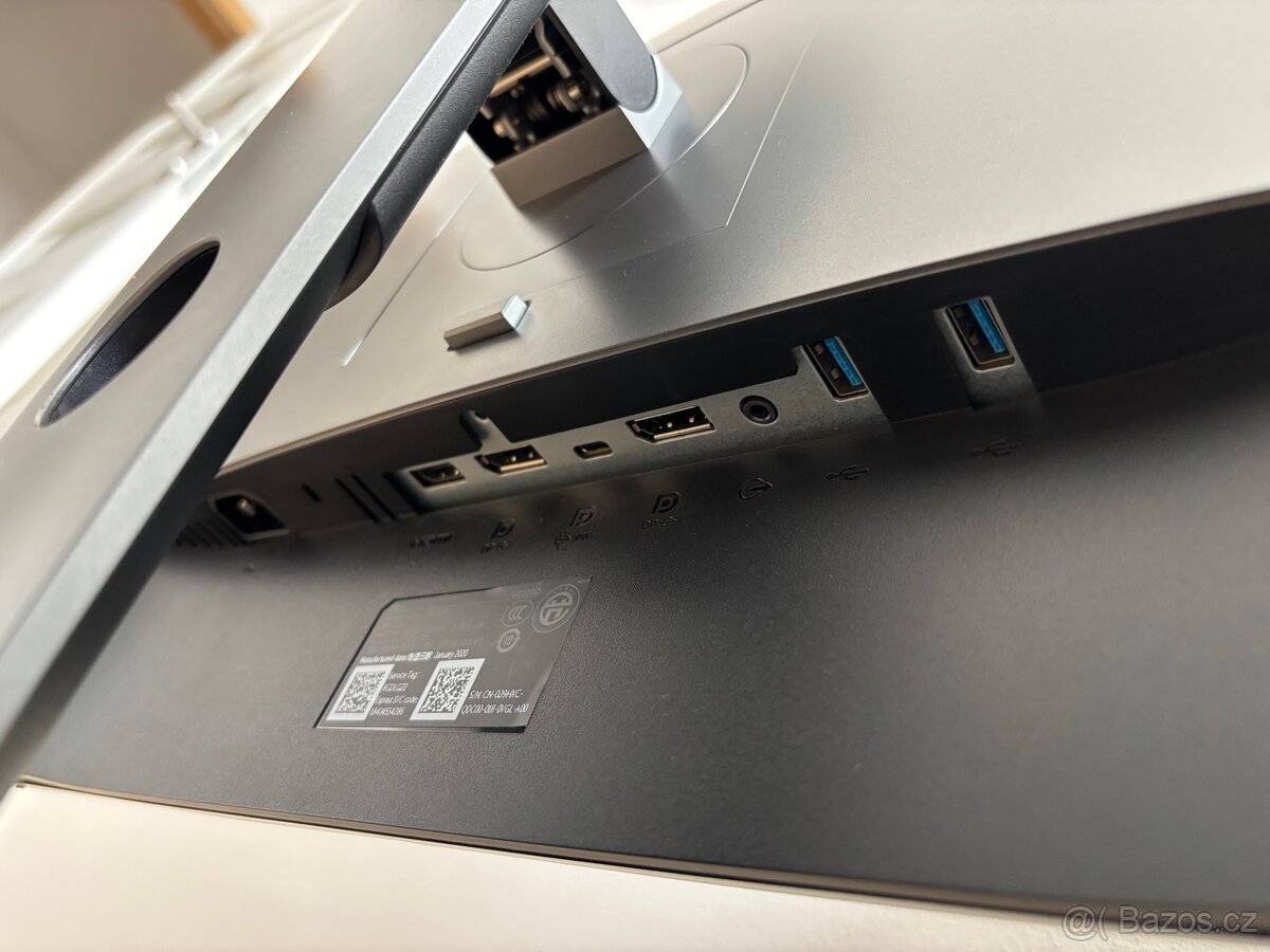 25" Dell U2520D UltraSharp - 6