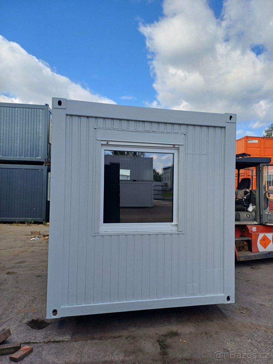 Použitá obytná buňka po částečné opravě - 6