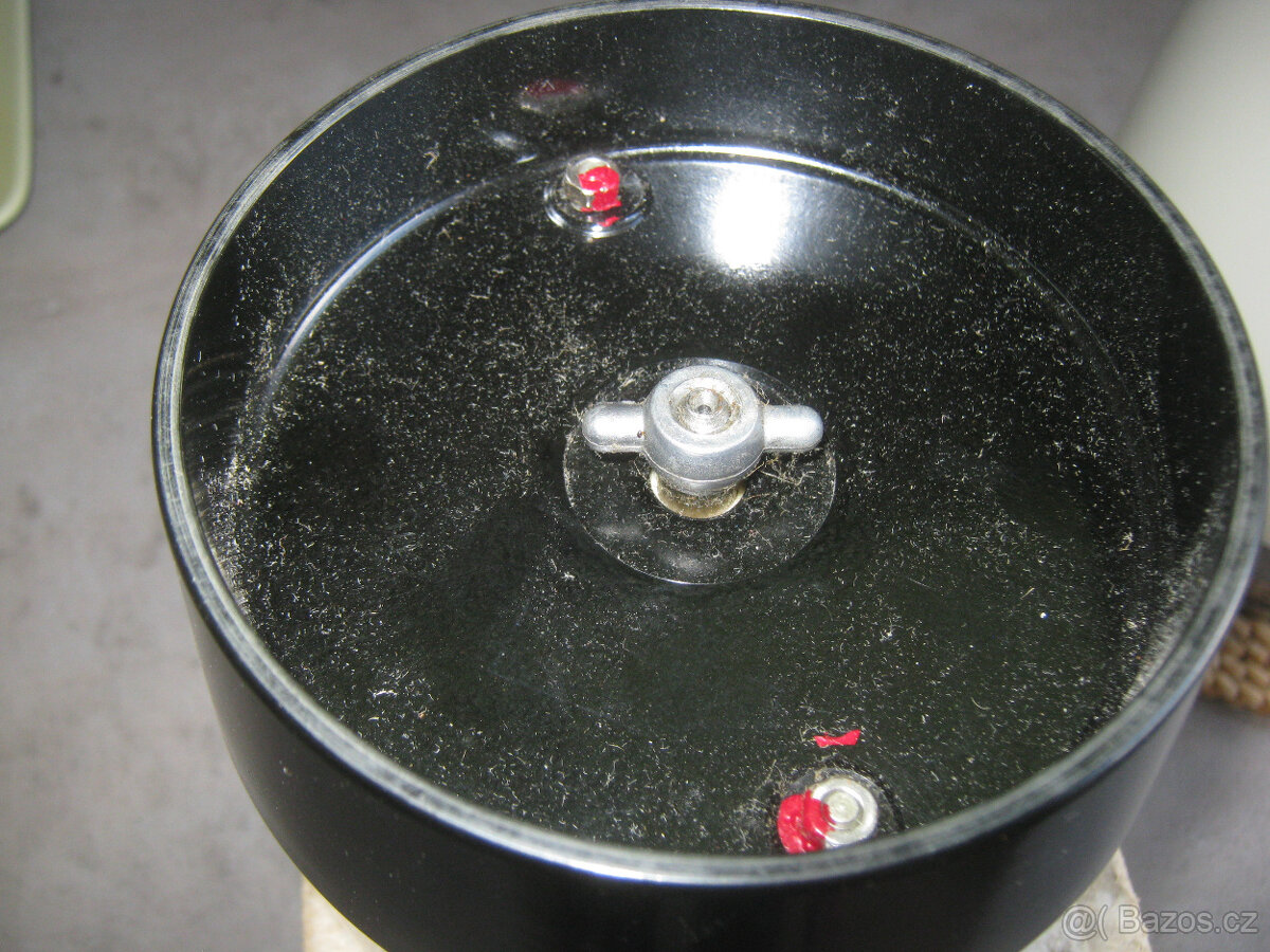 Prodám kovovou převodovku na starší kuchyňský robota ETA - 6