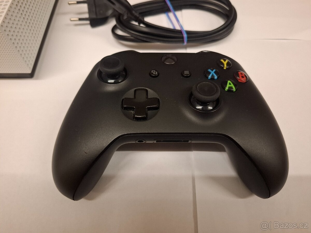 Xbox One S 500gb + 2hry - 6