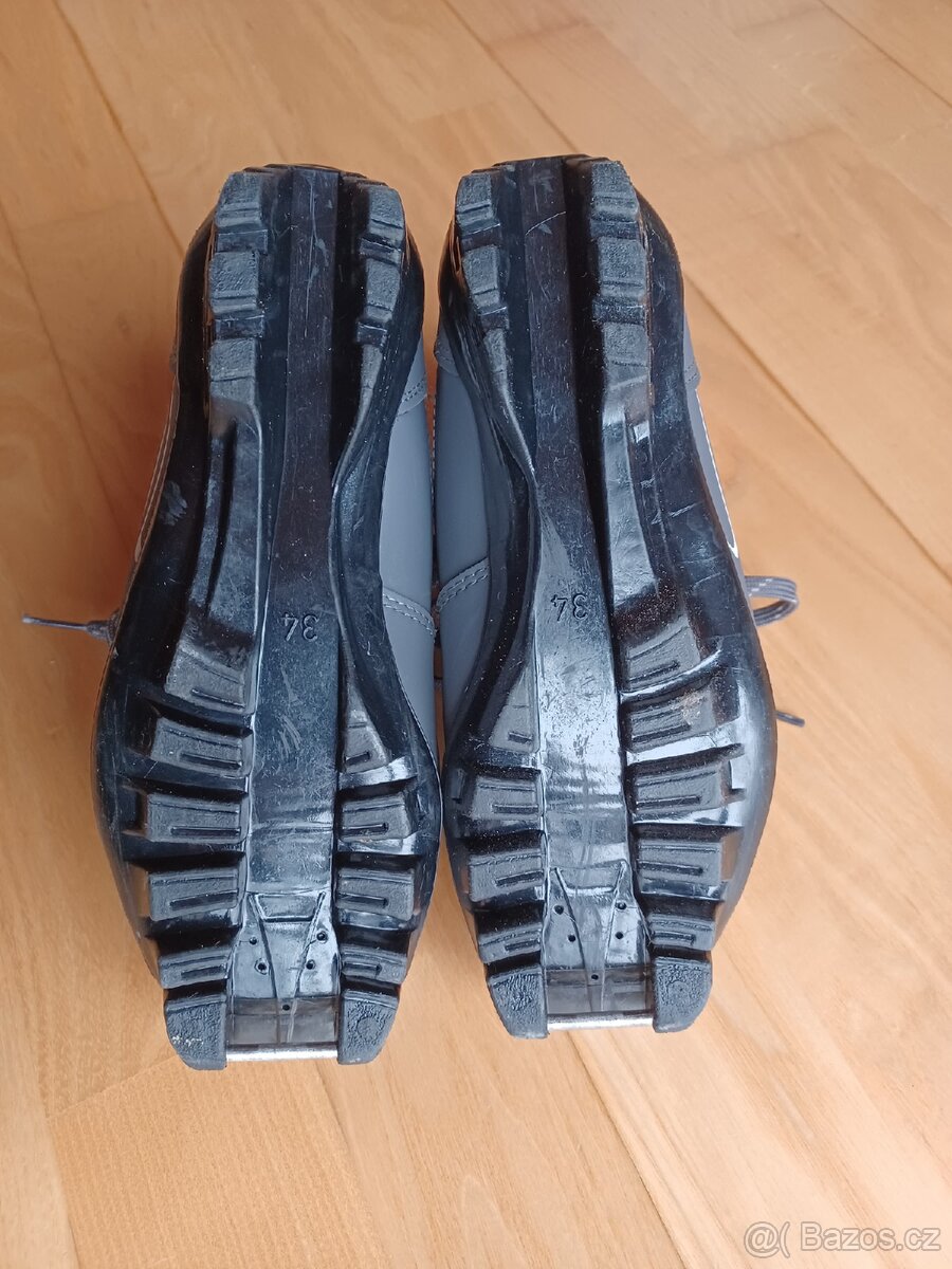 Prodám dětské běžky včetně bot - 6