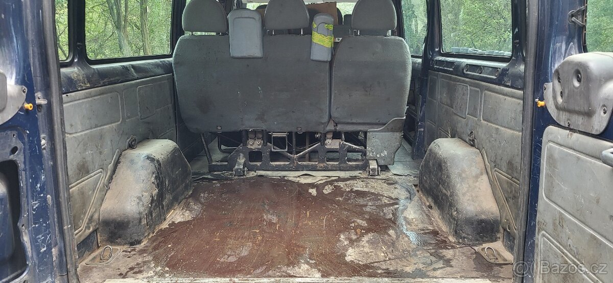 Ford Transit 260 S 2.2tdci 63 kw 6míst - 6