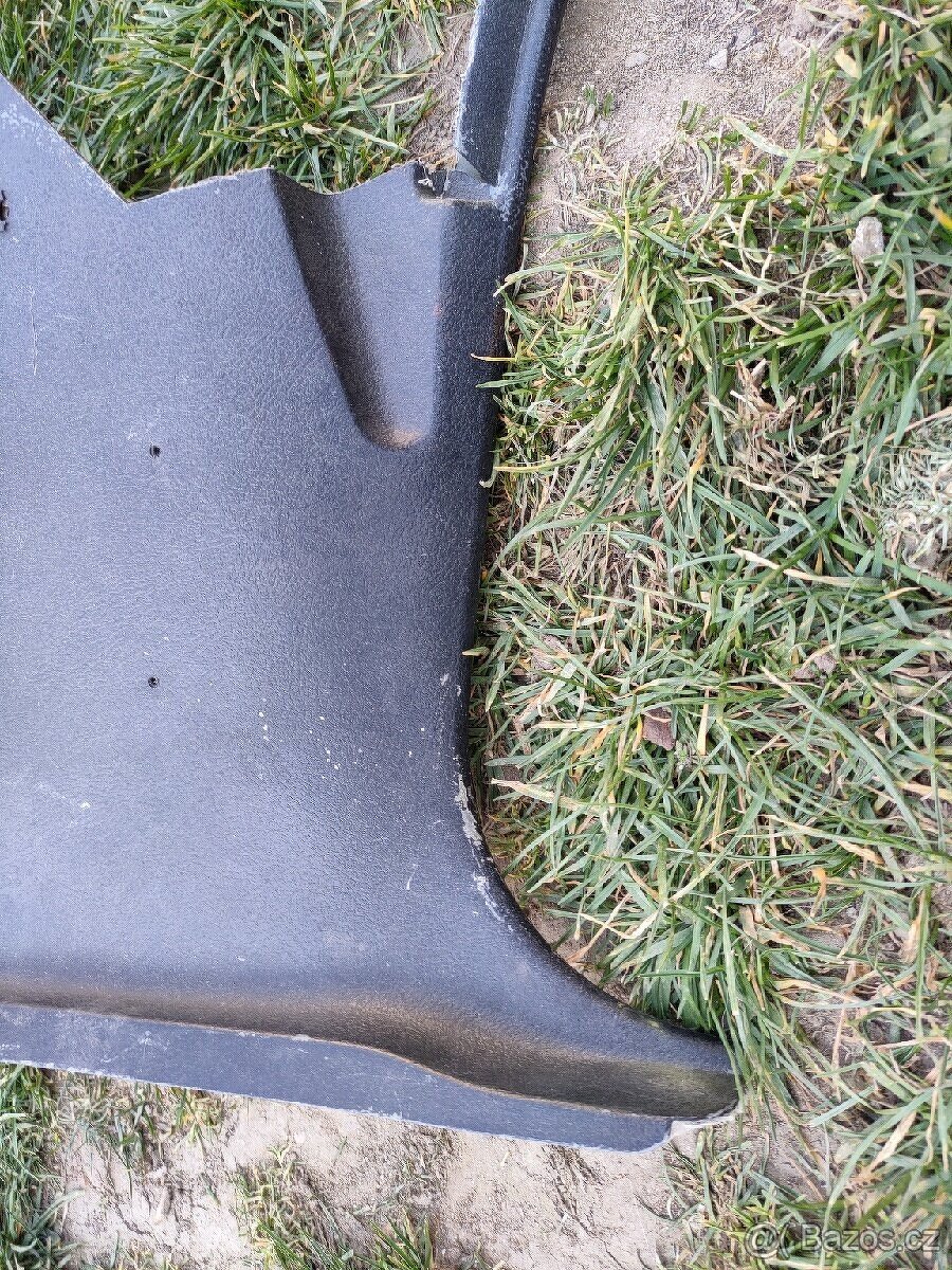 Camaro 2. generace - kick panel pravý, k dispozici je i levý - 6