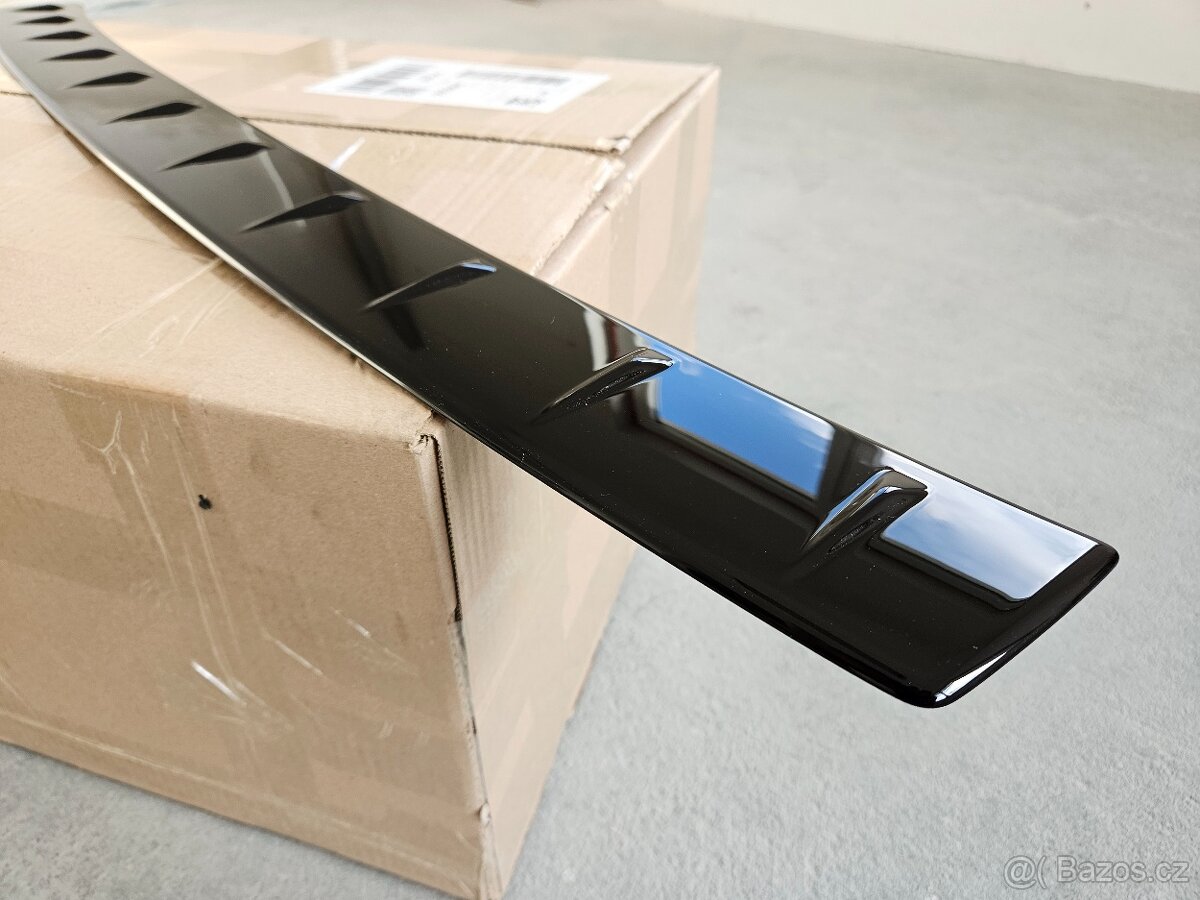 Ochranná lišta nákladové hrany Octavia III - 6