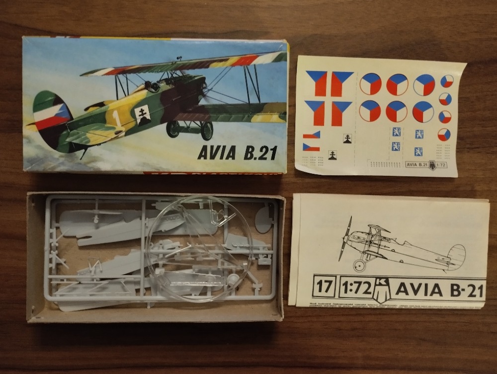 Modely letadel,KP, plastové stavebnice. - 6