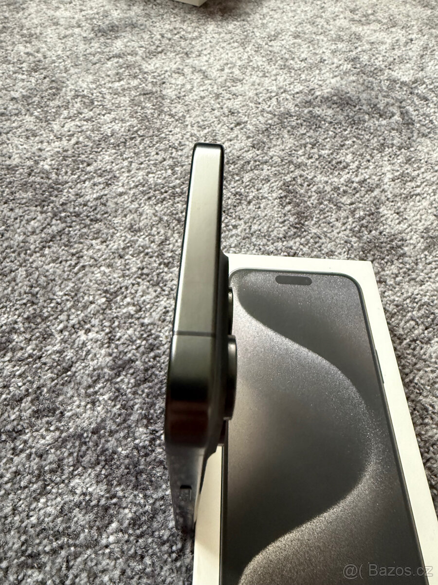 iPhone 15 PRO 256 GB - Top stav / Black Titanium - 6