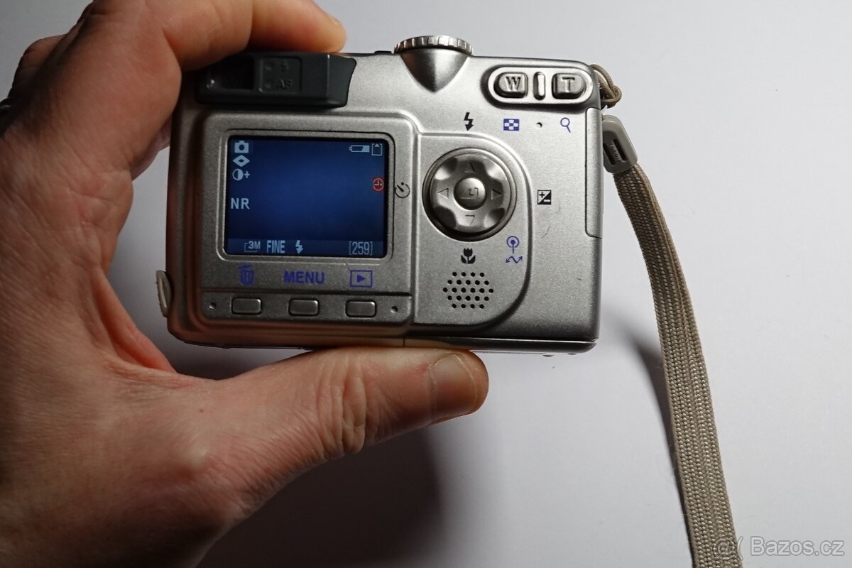 NIKON Coolpix 5200 - 6