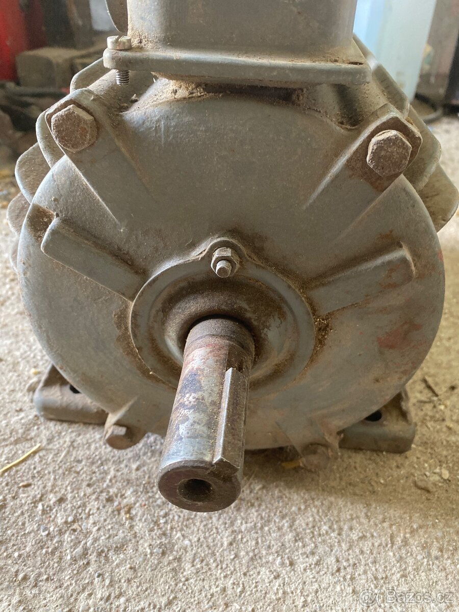 Elektromotor 4 kW / 380 V / litinový - 6
