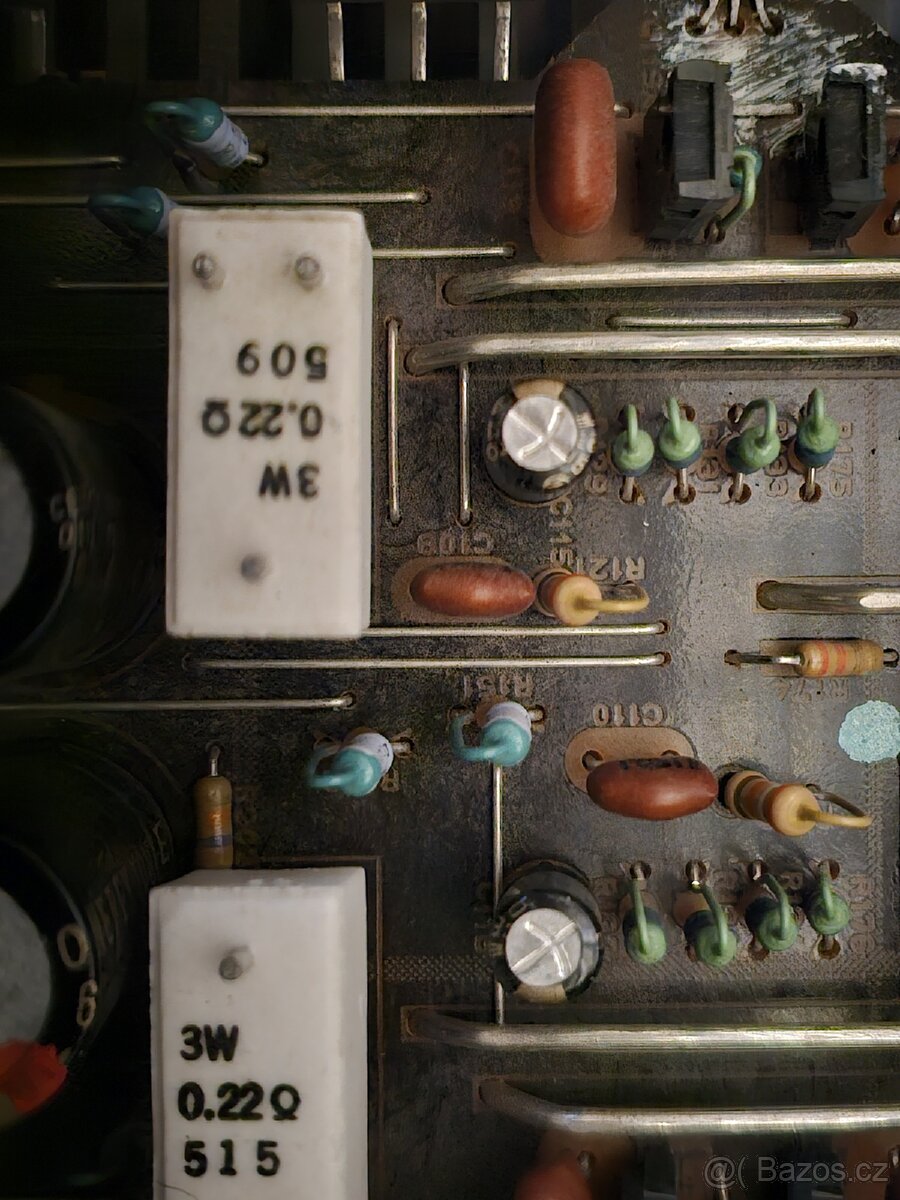 REZERVACE Vynikající a hlavnĕ zánovní zesilovač Yamaha AX596 - 6