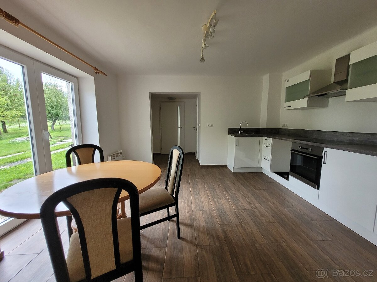 PRODÁM 2x bytová jednotka, 1x garáž + stavební pozemek - 6