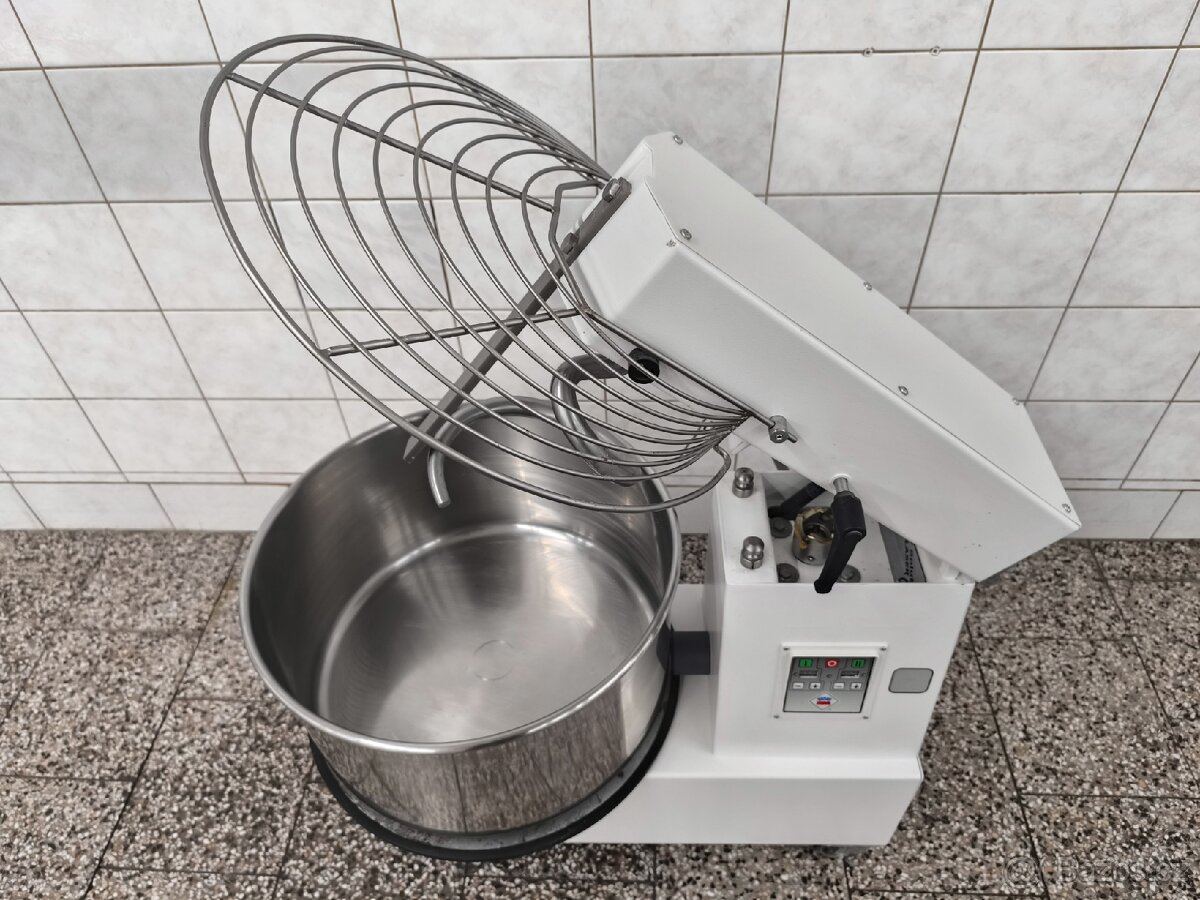 Prodám hnětač těsta model HTS532T - 6