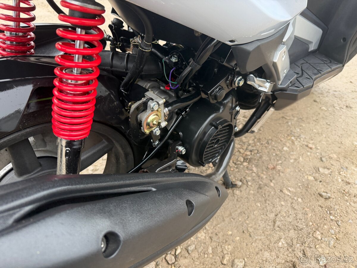 Maxon 125 zánovní - 6
