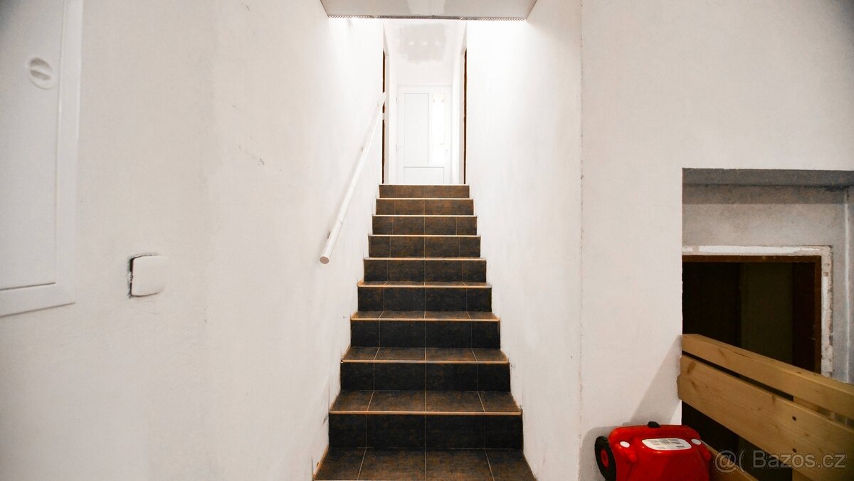 Prodej rodinného domu, Služátky - 6