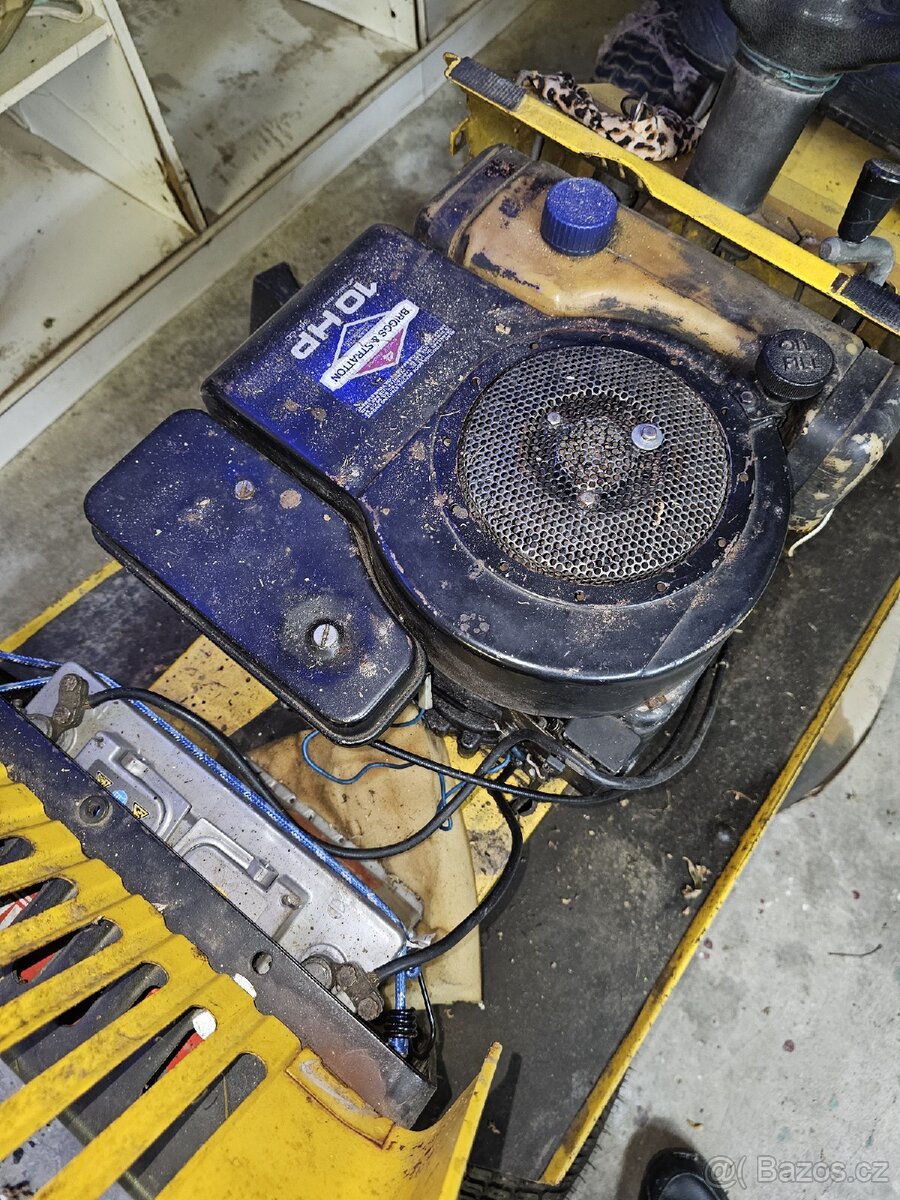 Zahradní traktorová sekačka ALKOTRAC 1082 s tažným zařízením - 6