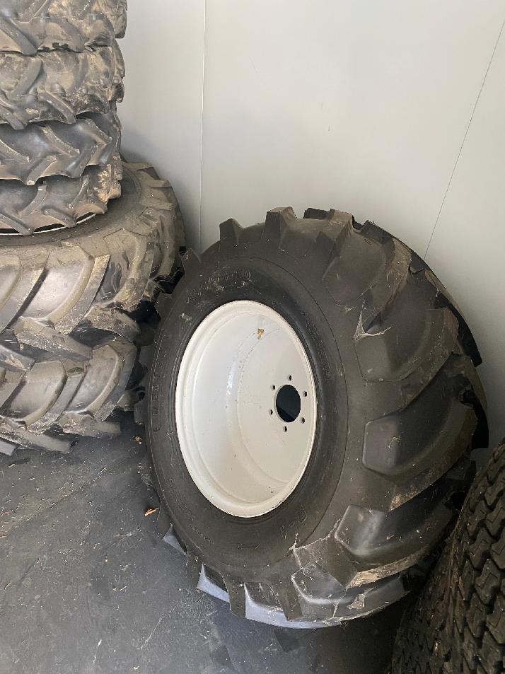 Traktor kola 405/70-20 a 31x15,5-15 - 6