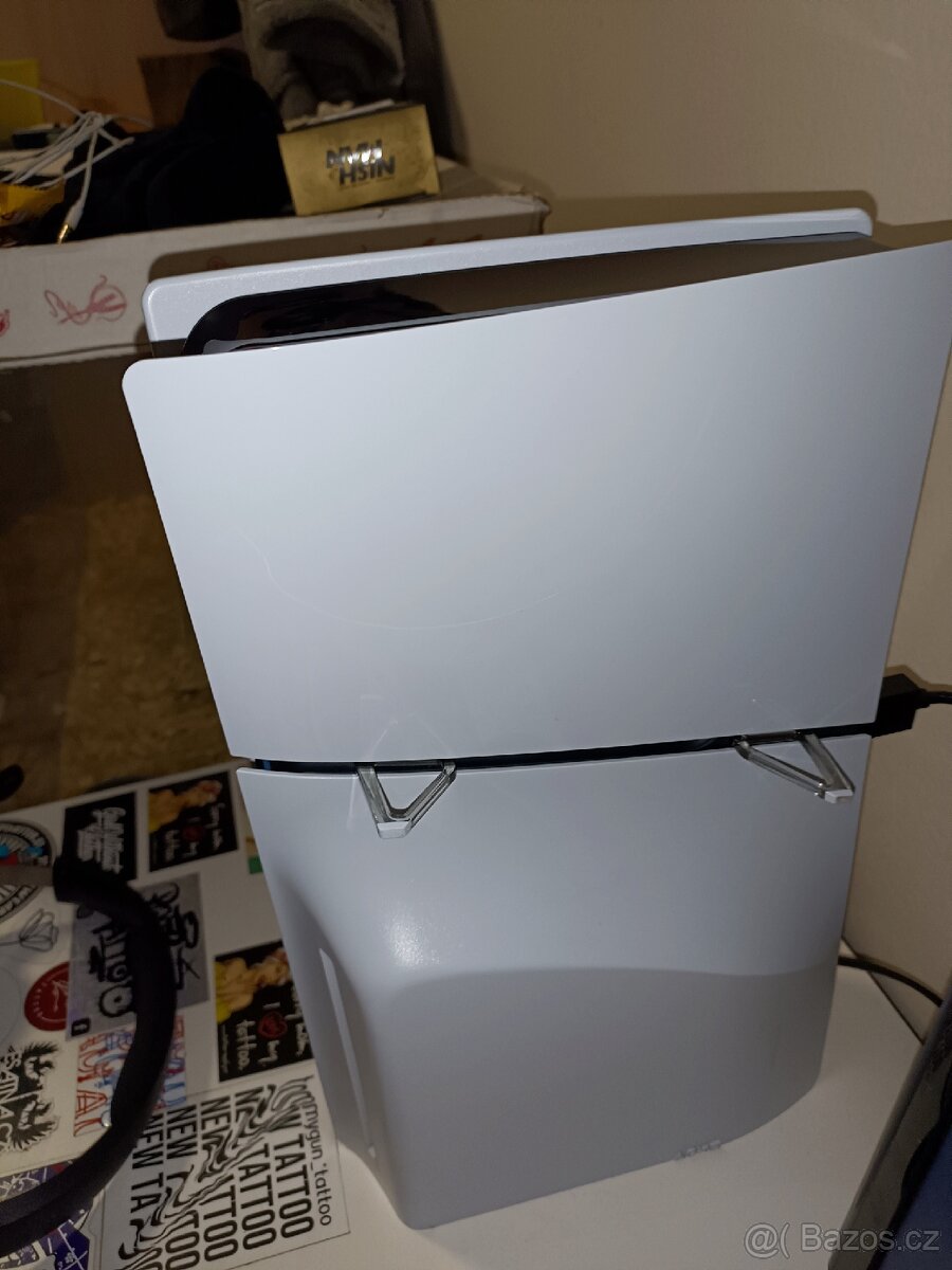 Prodám kompletní herní sestavu PlayStation 5 s mechanikou - 6