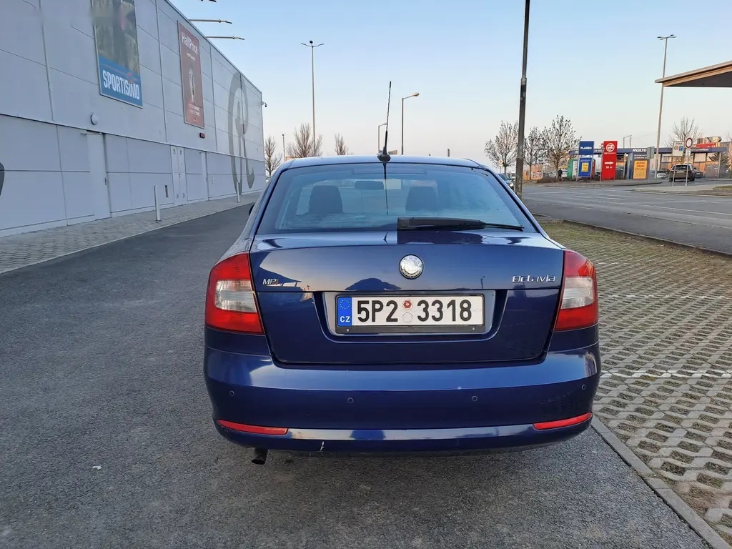 Škoda Octavia, 1.6i 75KW ELEGANCE 2.MAJITEL - 6
