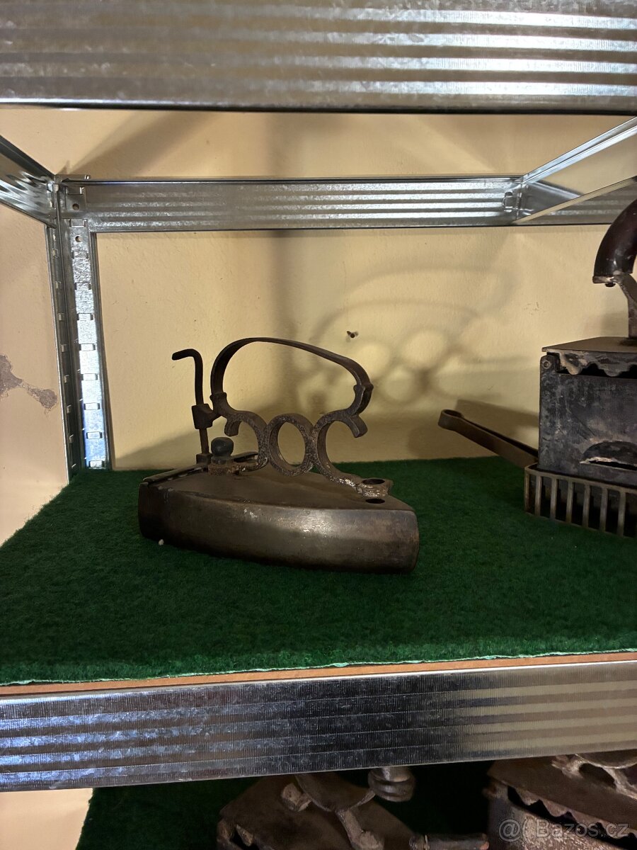 Starožítná žehlička - 6