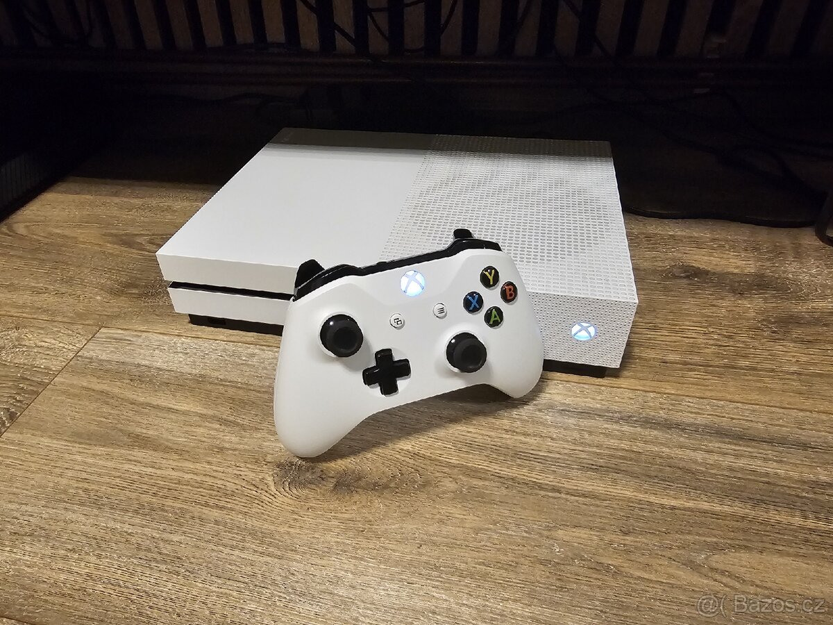 Xbox one s 1TB + ovladač - 6