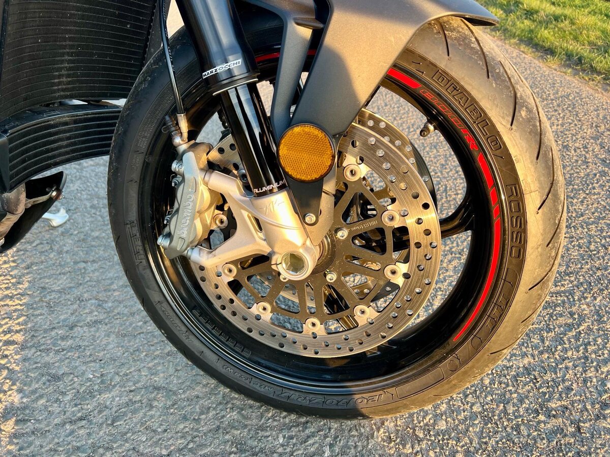 MV AGUSTA BRUTALE 800RR - 6