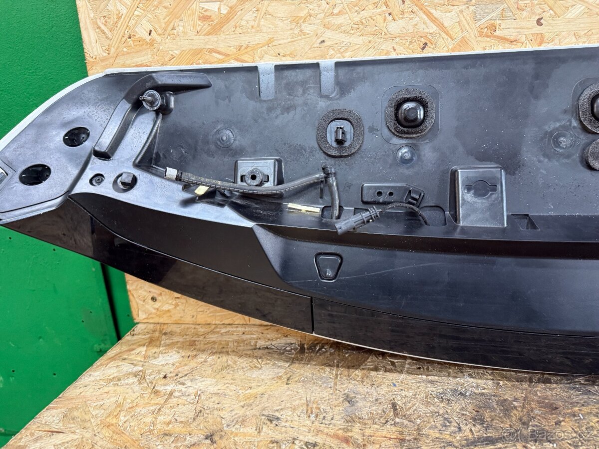 TŘETÍ BRZDOVÉ SVĚTLO SE SPOJLEREM LAND ROVER DISCOVERY SPORT - 6