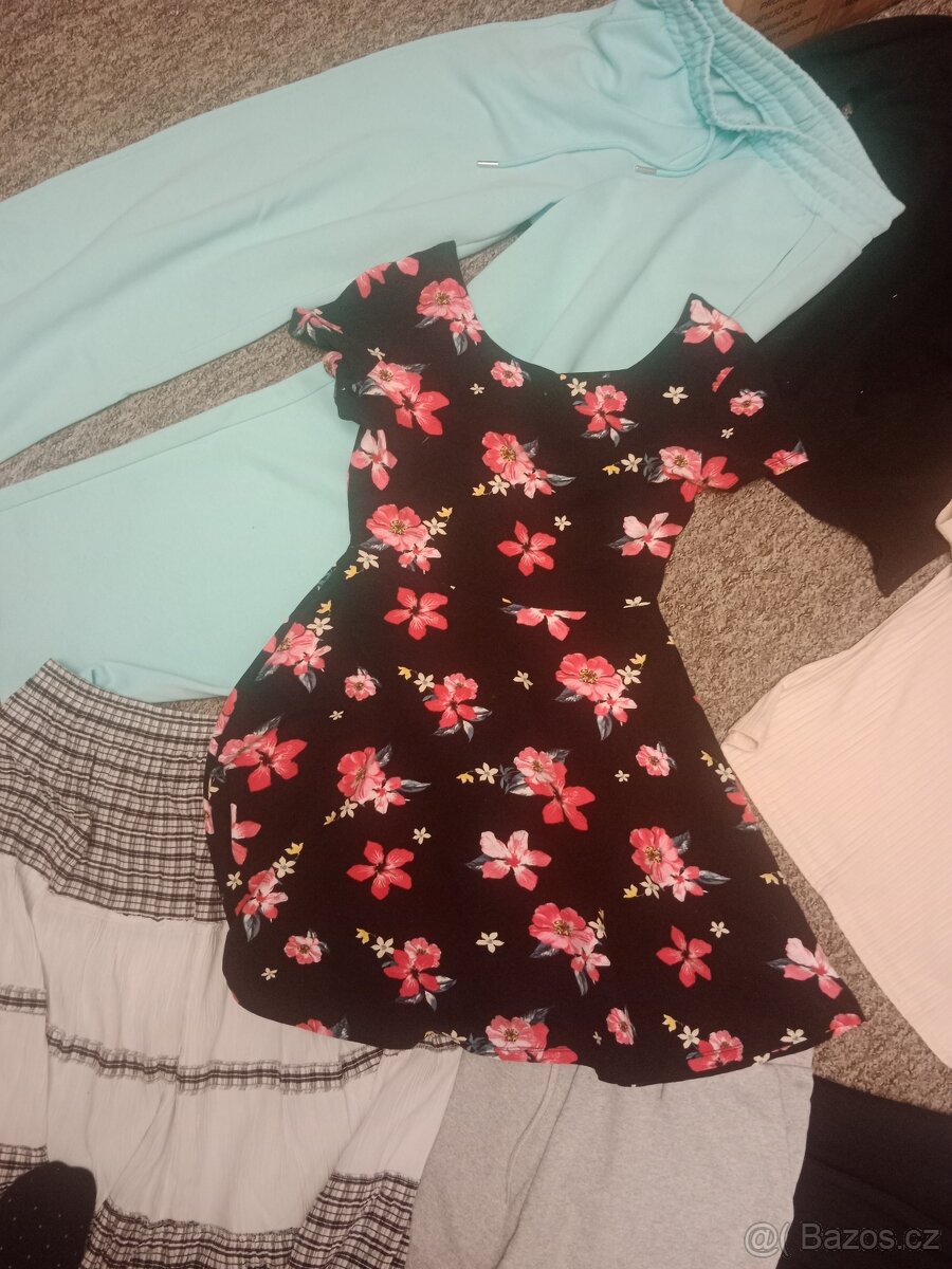 Oblečení Dámské vel. M - 6