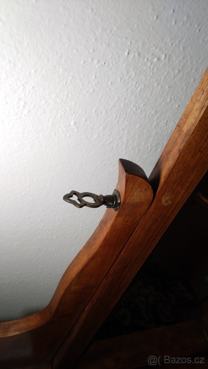 Starožitný nábytek rok cca 1920 - masiv - 6