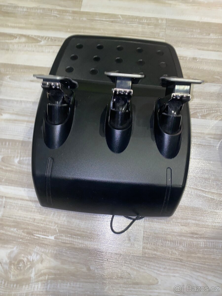 Herní volant Logitech G923 pro PC / PS5 / PS4 - 6