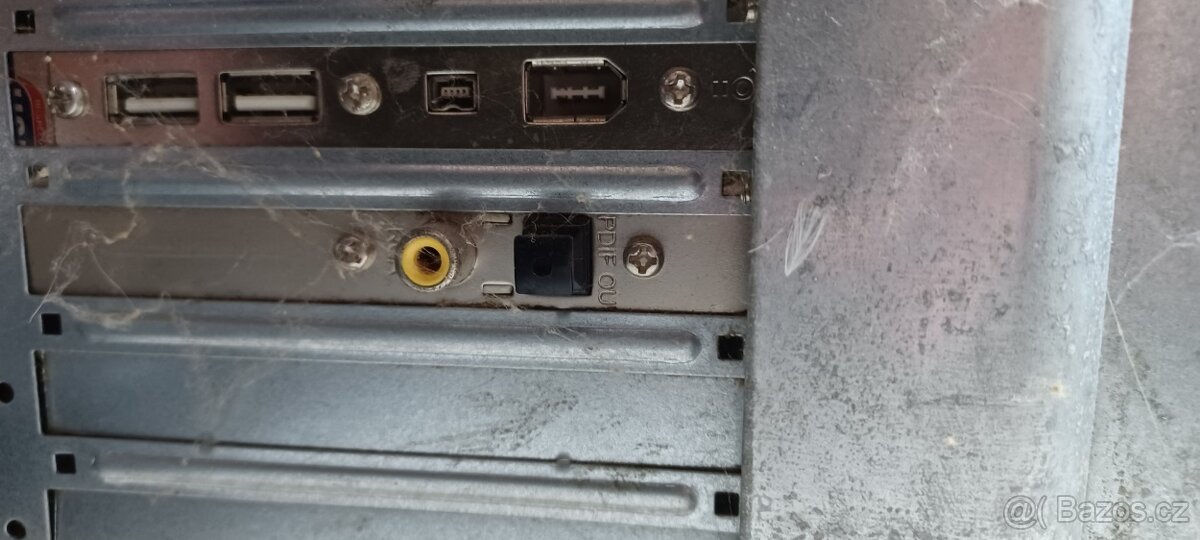 stolní počítač šedý - 6