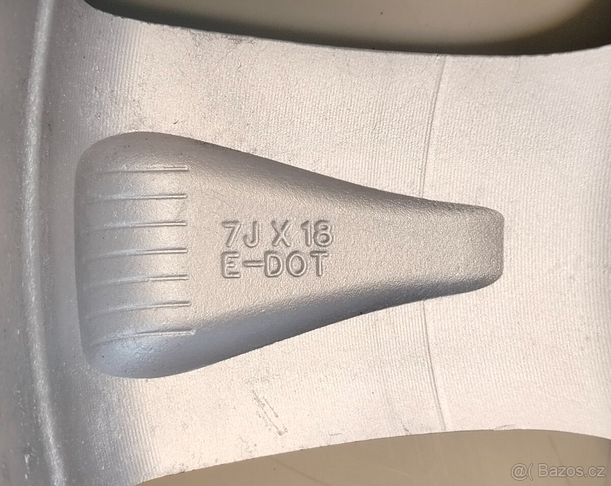 Kola na Hyundai Santa Fe 7Jx18 ET41 pneu celoroční Pirelli - 6