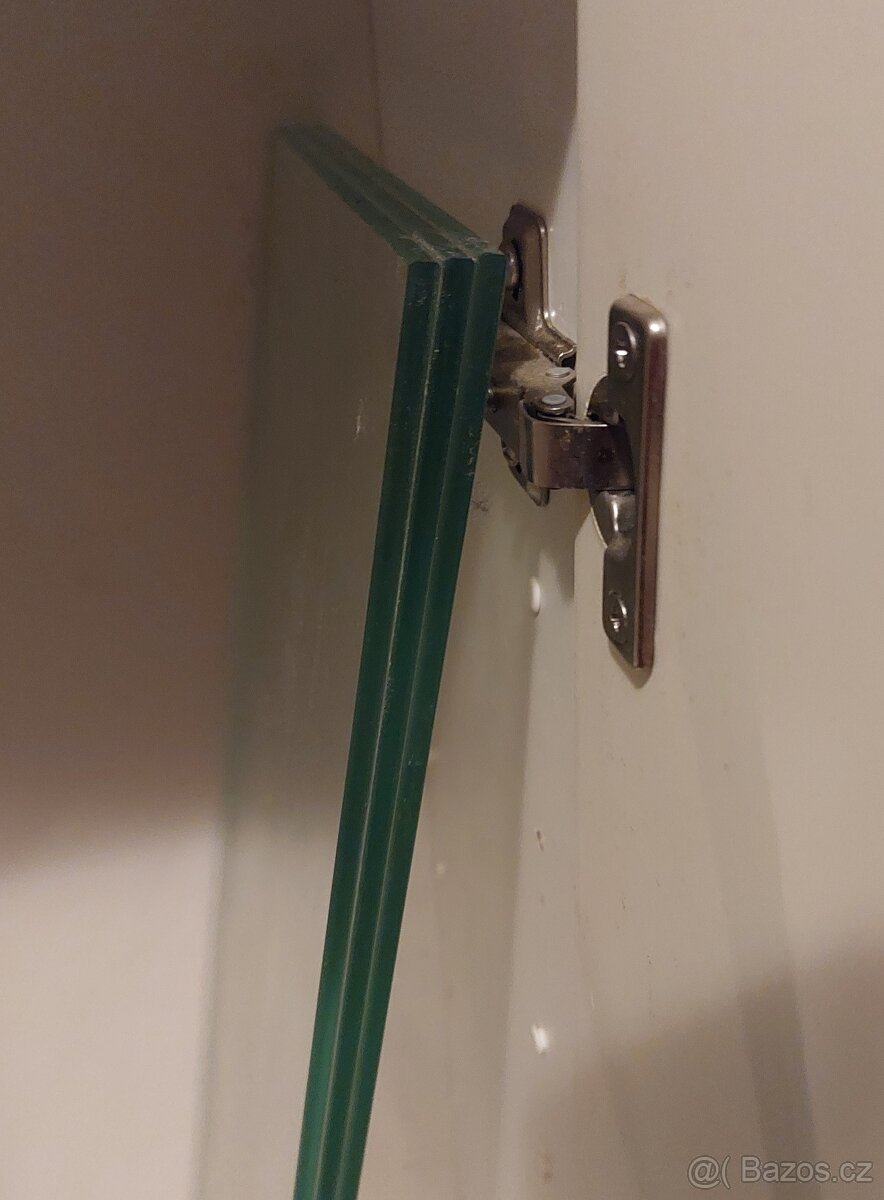 Závěsná skříň do koupelny - 6