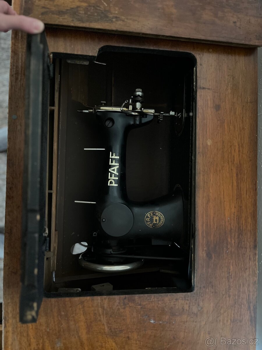 PFAFF 31 šicí stroj se stolkem - 6