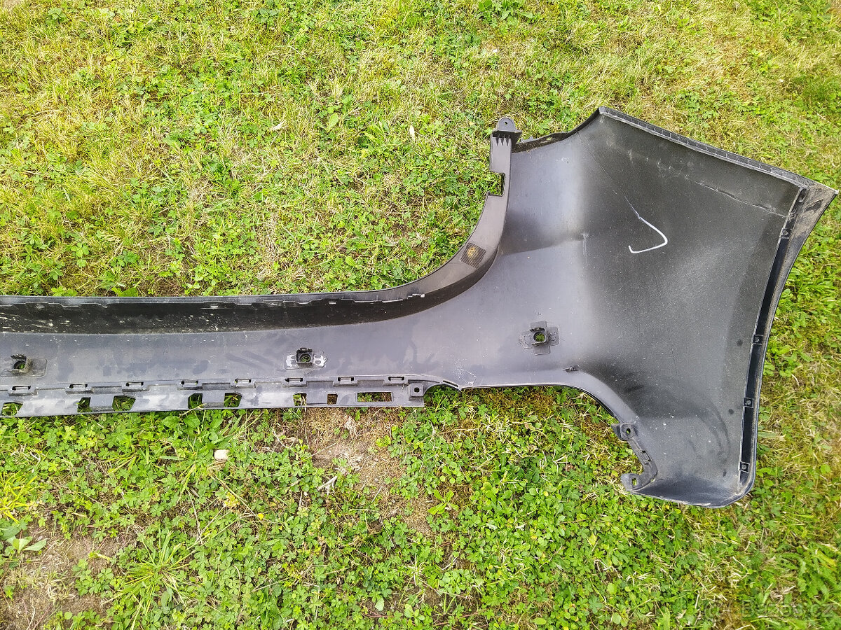 Zadní originální nárazník Kia Carens - 6