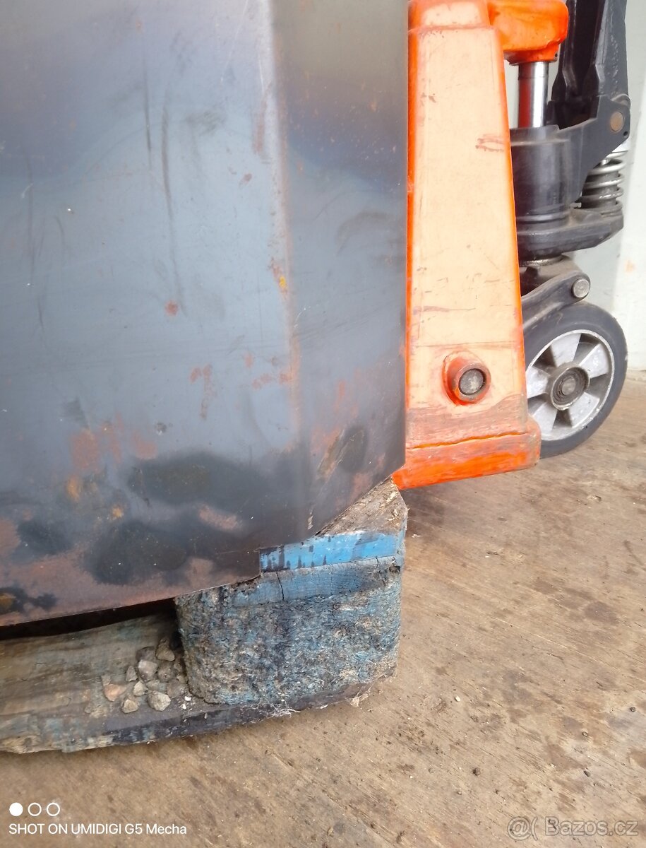 Klece k baličce štípaného dřeva - 6