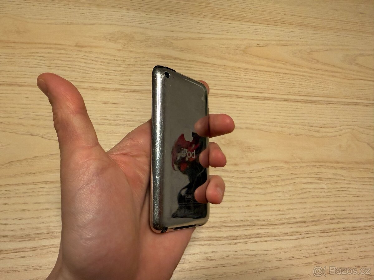 Apple iPod touch 4. generace (32 GB) iOS 6.1.2 - 6