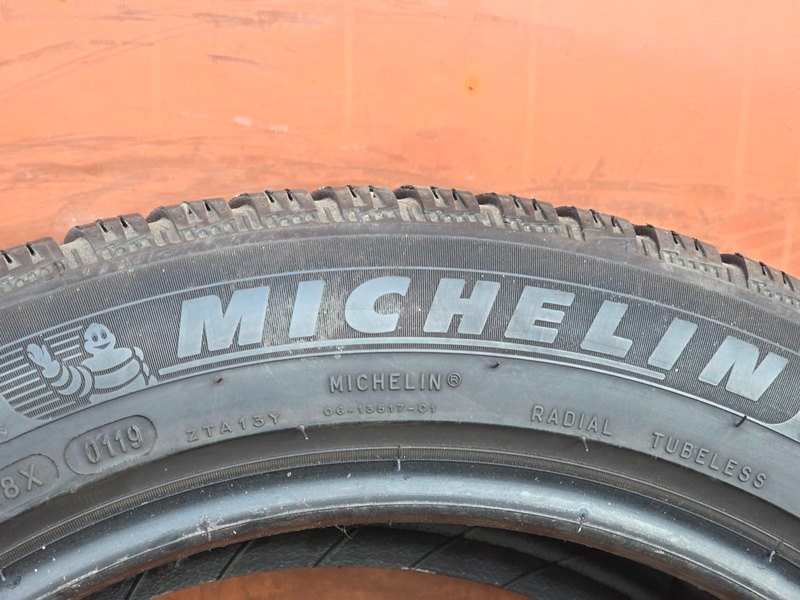 Zimní Michelin 225/50/17 - 6