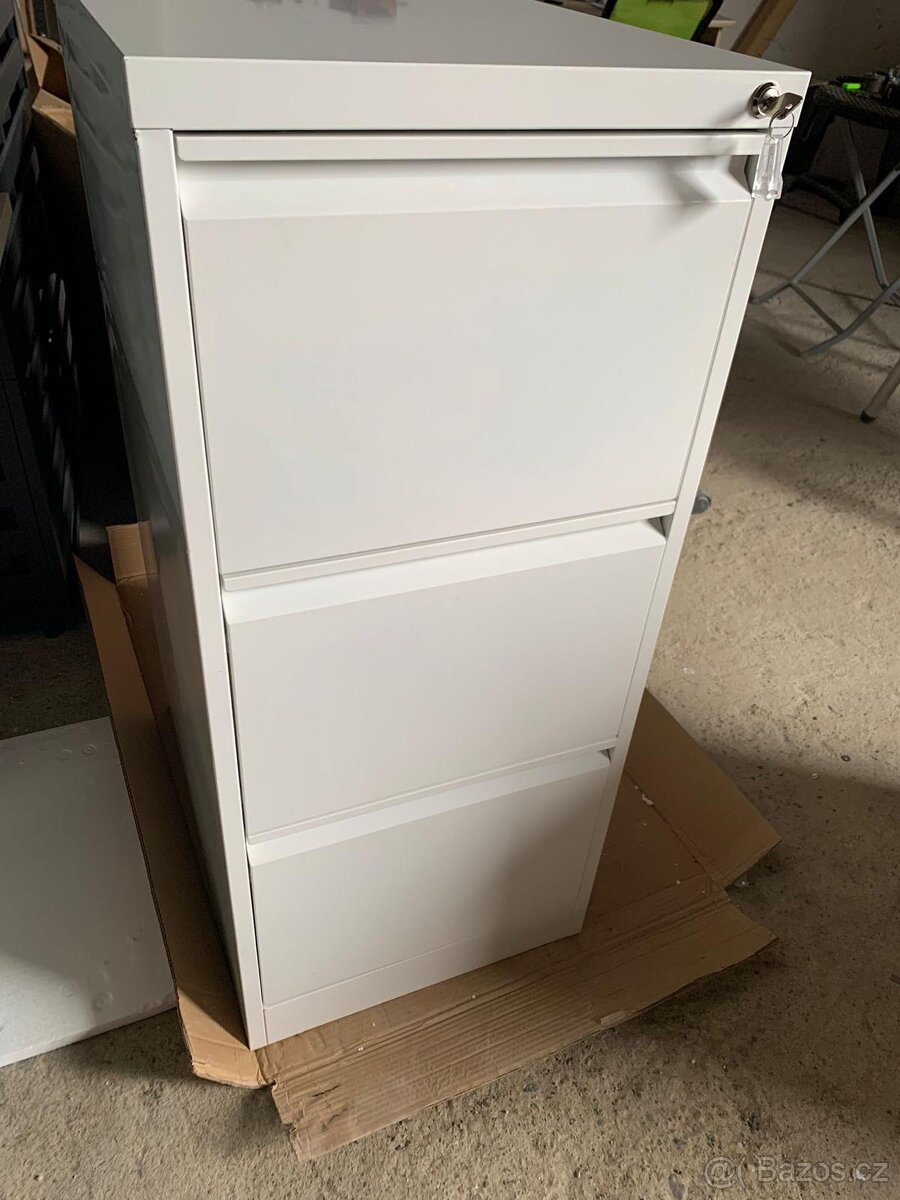 Nová kancelářská skříňka uzamykatelná - 6