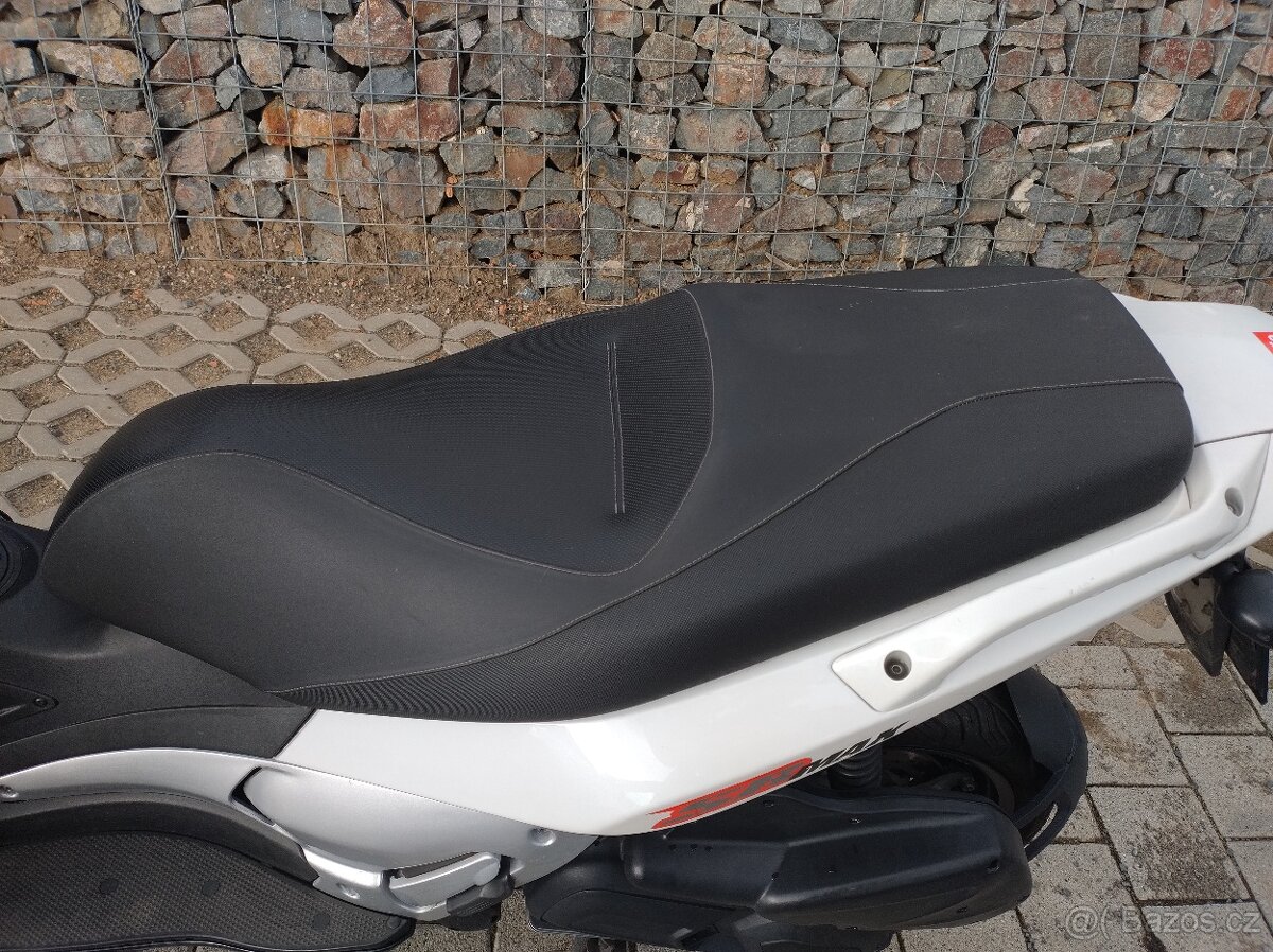 Aprilia SR MAX 125 - 6