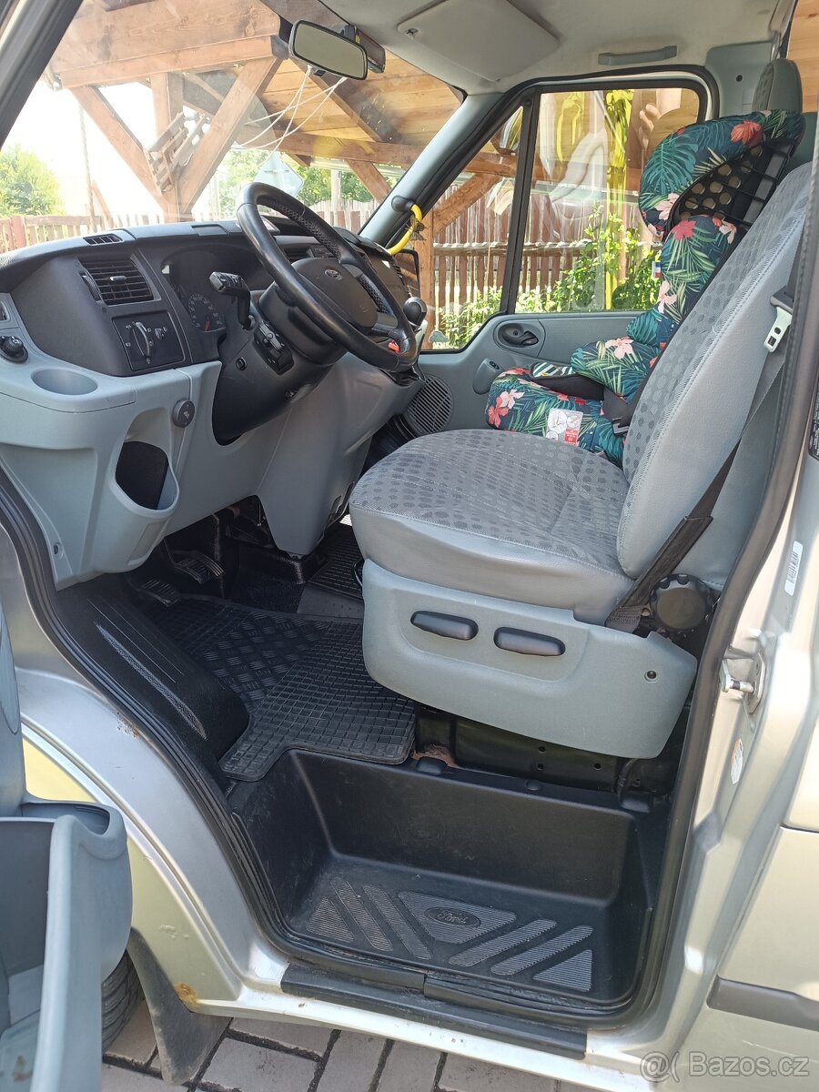 Ford Transit/Tourneo Bus 2.2 - 6