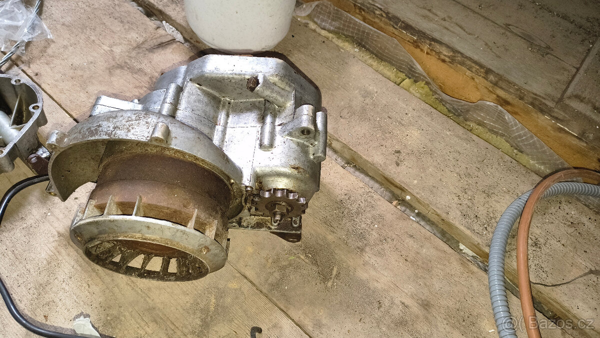 125 Tatran motor - 6