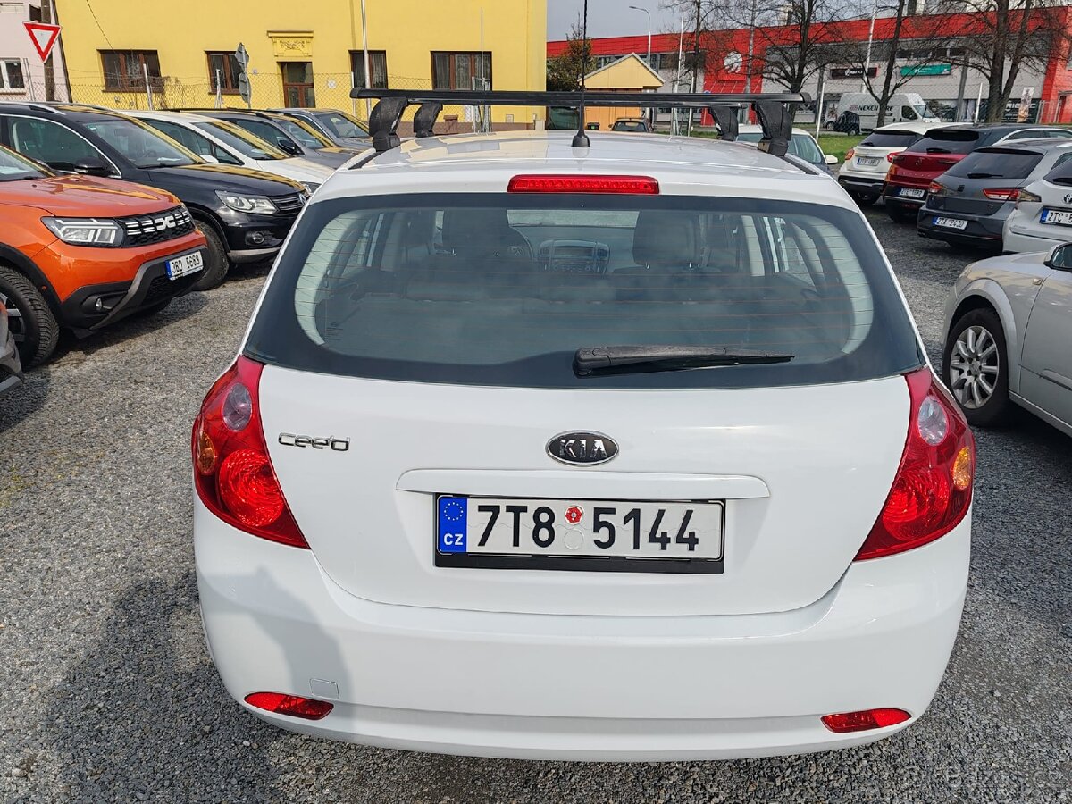 Kia Ceed
1.4 - 6