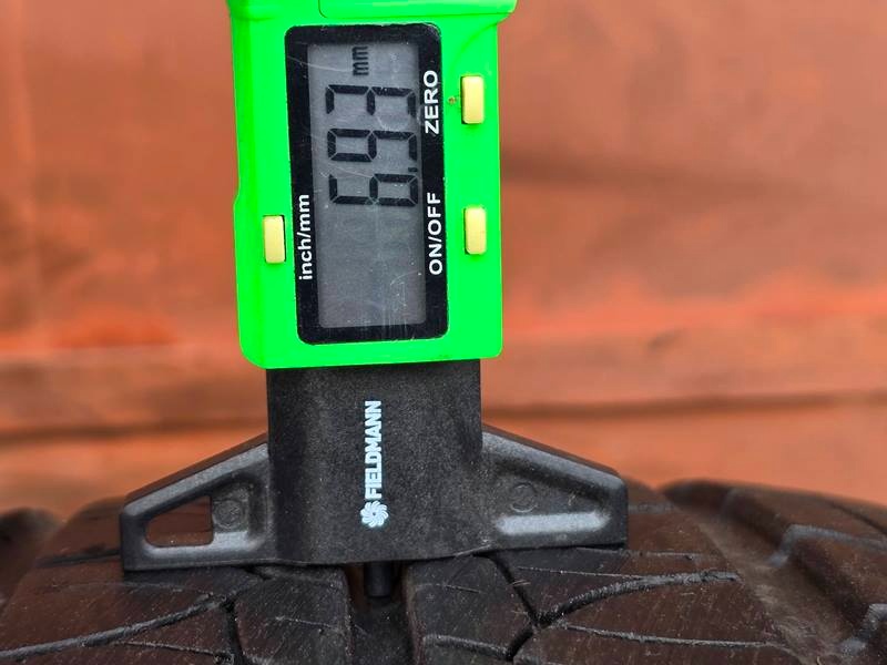 Letní Barum 215/65/15C - 6