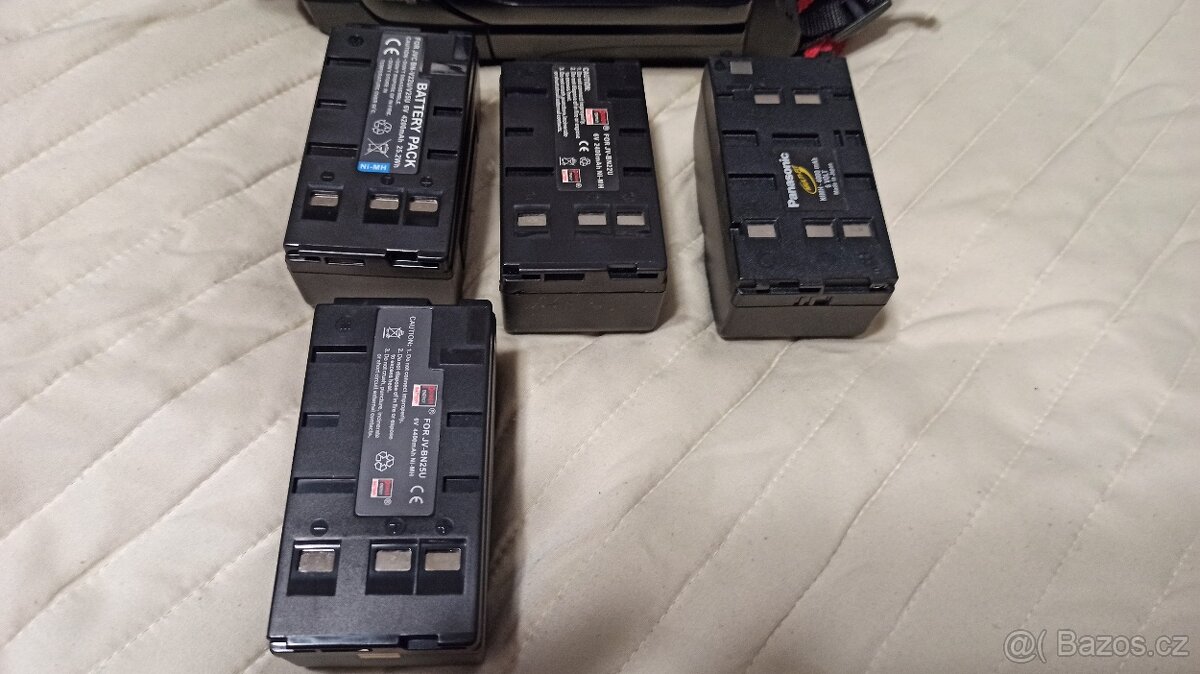 Prodám VHS-C camcorder zn. JVC s příslušenstvím - 6