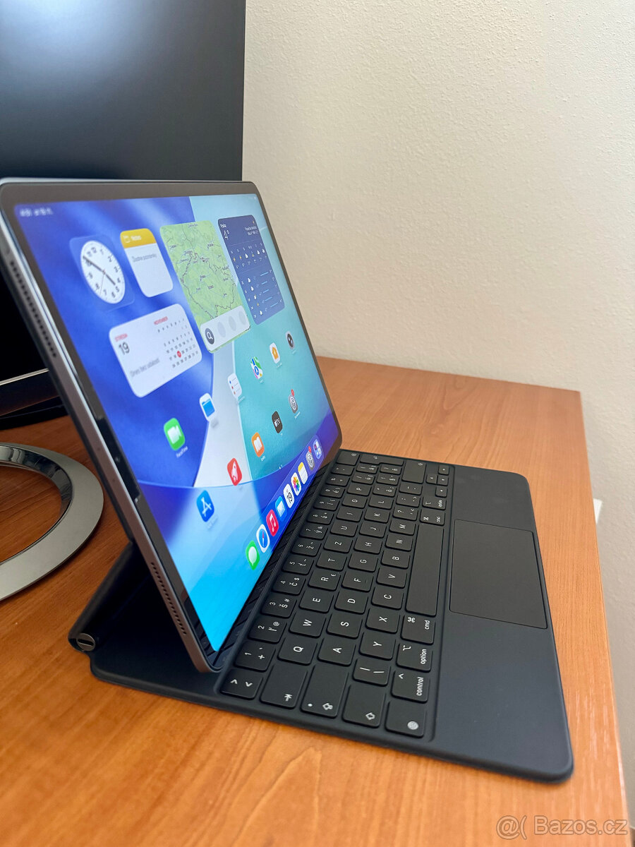 iPad Pro 12.9" (4. gen, 256 GB, Wi-Fi) + Magic Keyboard - 6